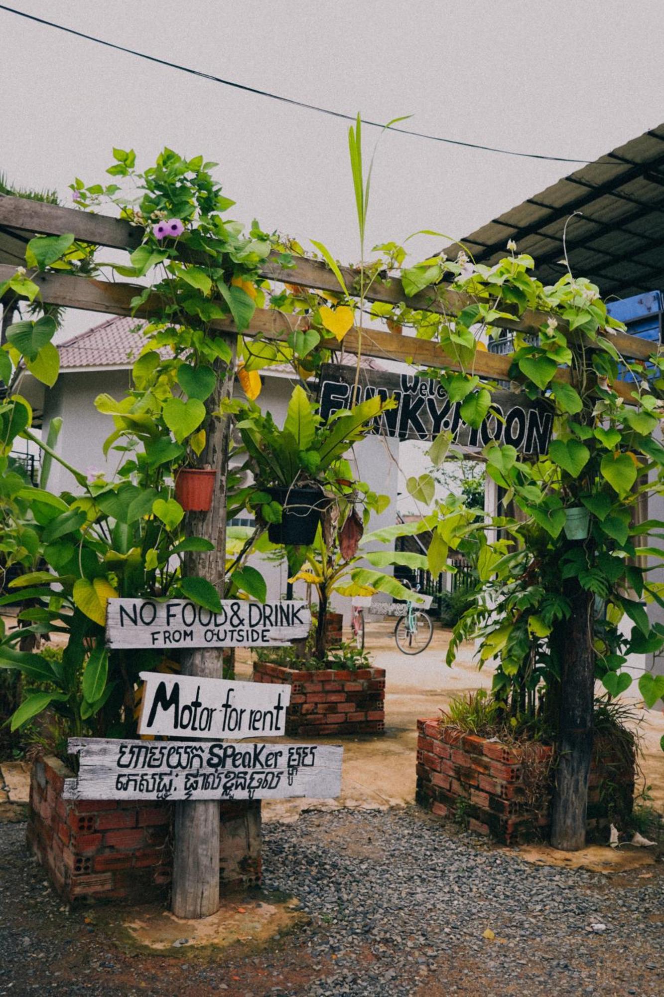 Funky Moon Kampot Exterior foto