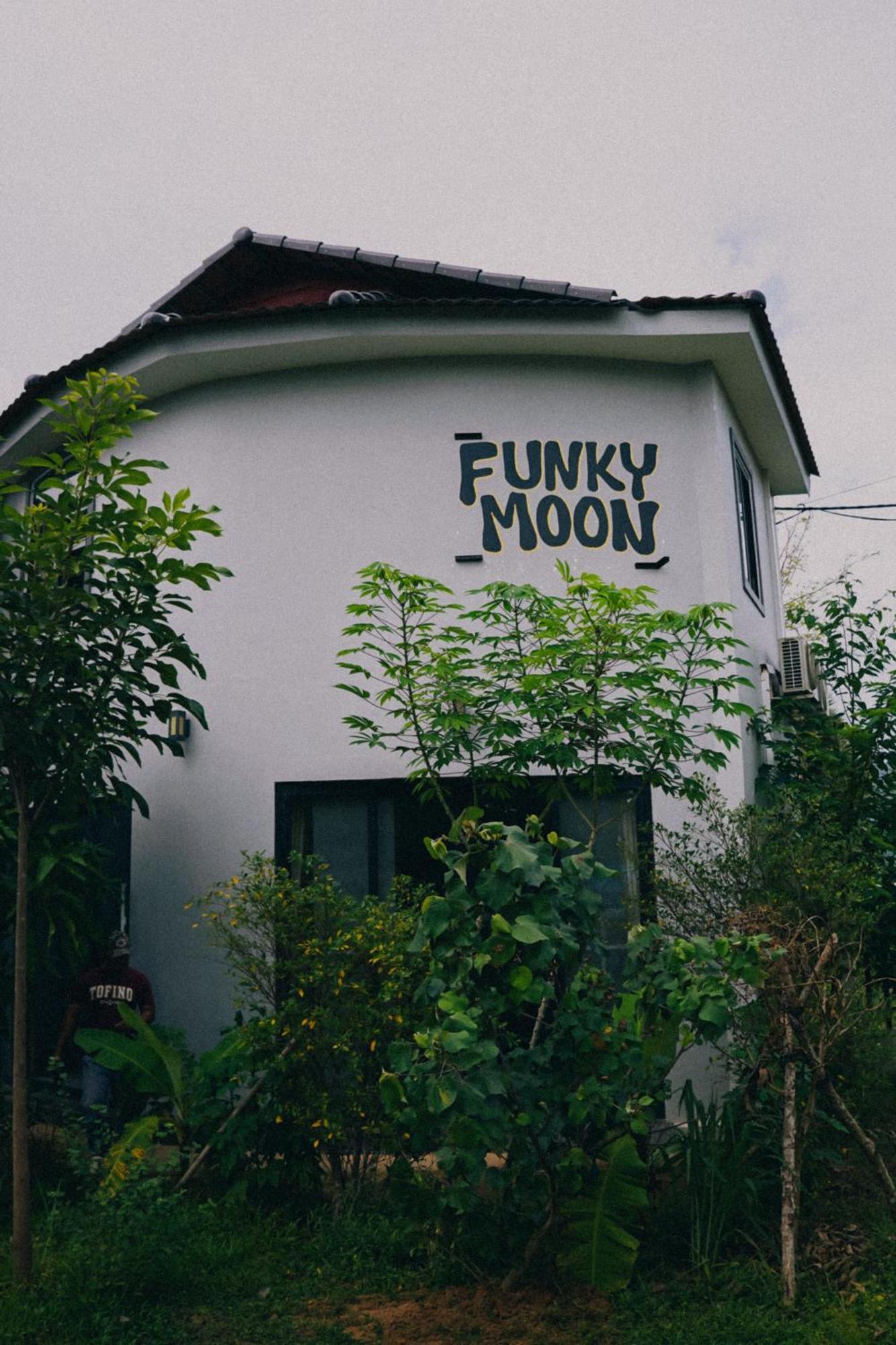 Funky Moon Kampot Exterior foto