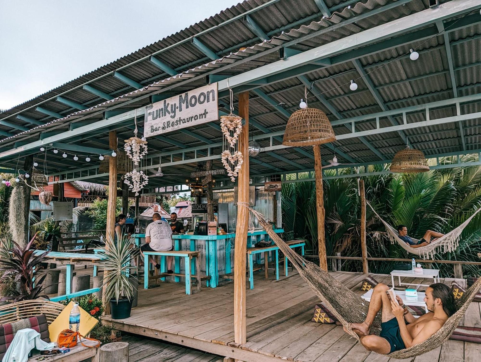 Funky Moon Kampot Exterior foto